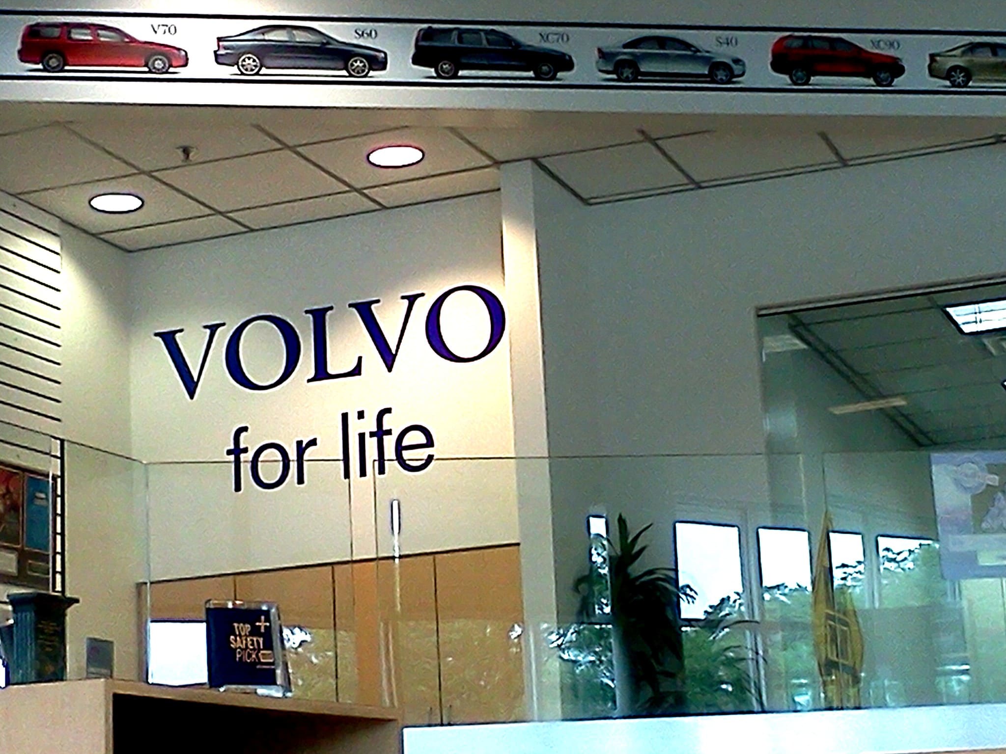 volvo for life slogan automotivo